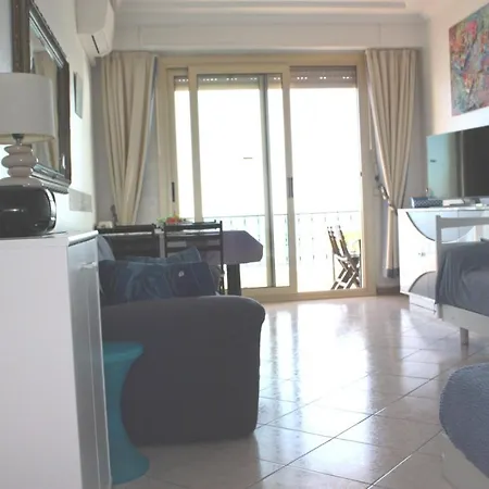 Appartamento Paris Palace Face En Plein Centre Mentone